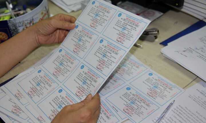 Trả ngân sách hơn 82 tỷ đồng do cấp trùng thẻ bảo hiểm y tế