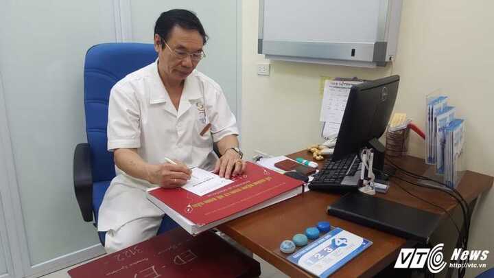 Bác sỹ nam học kể chuyện bi hài cụ ông 86 tuổi vẫn ham muốn lạ thường