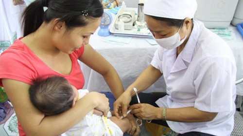 Dịch vụ tiêm vắc-xin: Giá loạn như 'ma trận'