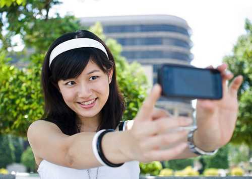 Nghiện chụp ảnh ‘tự sướng’ là mắc chứng tâm thần
