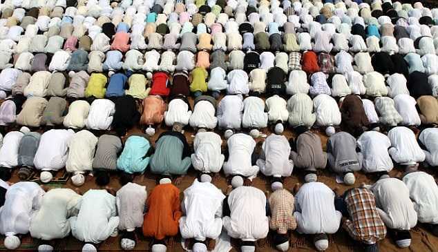 1,6 tỷ người trên thế giới giảm đau lưng nhờ cầu nguyện