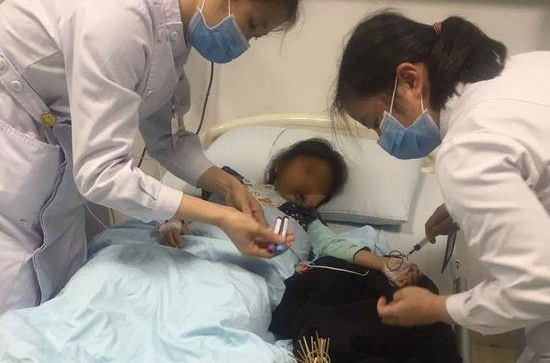 Cô giáo trộn thuốc tâm thần vào cơm của học sinh để trả thù