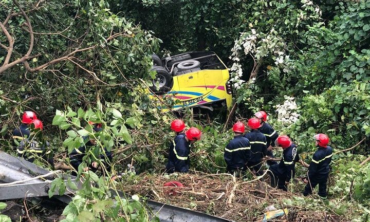 Xe khách lao xuống vực ở đèo Hải Vân: Hiệu trưởng Trường Cao đẳng Kiên Giang thông tin
