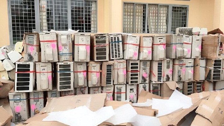 Bắt xe tải chở hàng điện lạnh không có hóa đơn chứng từ lao ầm ầm trong đêm