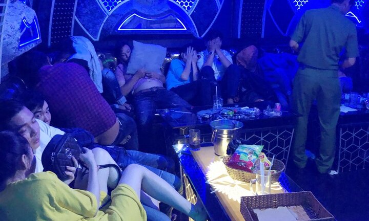 Gần 100 người dương tính với ma túy trong quán karaoke lớn nhất Cà Mau