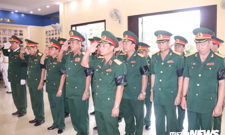 Ảnh: Quân khu 9 tổ chức lễ viếng nguyên Chủ tịch nước Lê Đức Anh