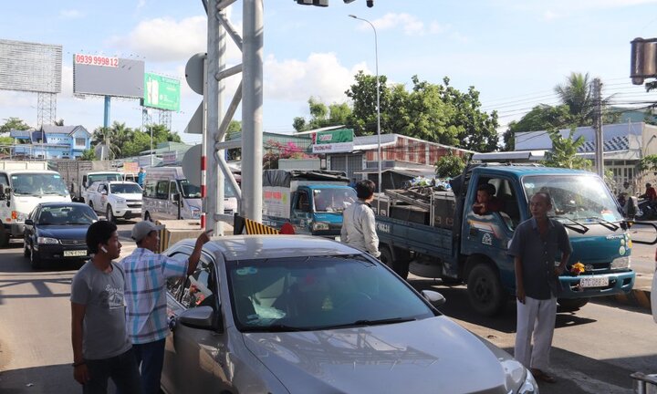 Tài xế phản đối trạm BOT T2 Quốc lộ 91: Tổng cục Đường bộ đề nghị giảm giá vé