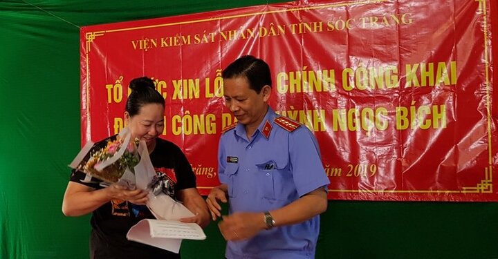 VKSND tỉnh Sóc Trăng xin lỗi công khai nữ giám đốc bị oan sai