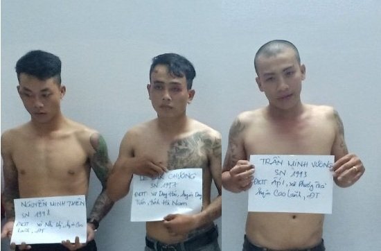 Khởi tố nhóm côn đồ tự xưng cảnh sát hình sự, chống người thi hành công vụ
