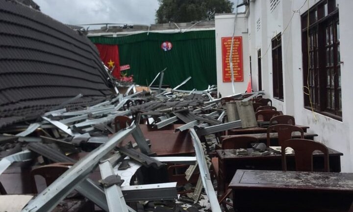 Vì sao chưa có kết luận việc hội trường ủy ban đổ sập sau 8 tháng khánh thành?