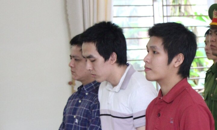 Trộm súng của sếp đem bán, cựu chiến sĩ công an lãnh 3 năm tù