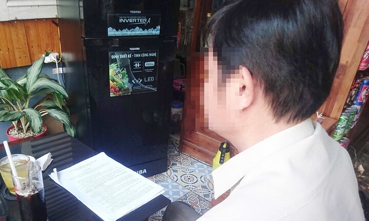 Phát tán 'ảnh nóng' của hiệu phó, nữ hiệu trưởng bị yêu cầu tự kiểm điểm