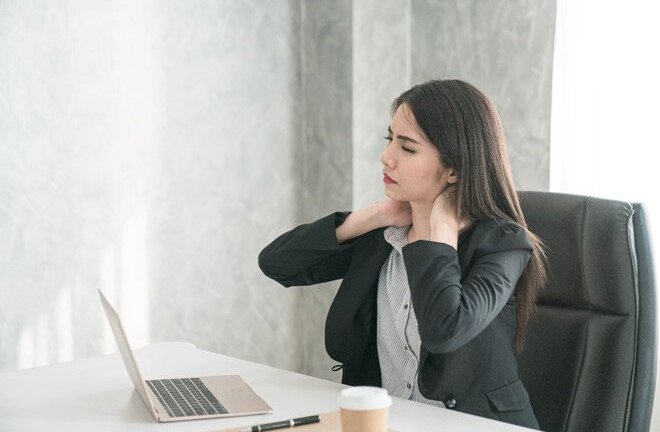 Chữa đau mỏi vai gáy không cần dùng thuốc