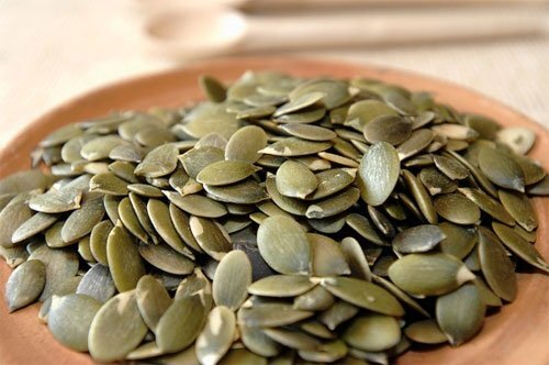 Gần 6 triệu đồng 1 kg hạt bí xanh Nhật, nhiều người Việt vẫn tìm mua