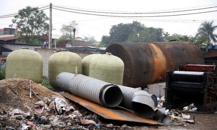 Đại gia làng buôn máy bay, bom đạn: Chuyện khó tin ở Việt Nam