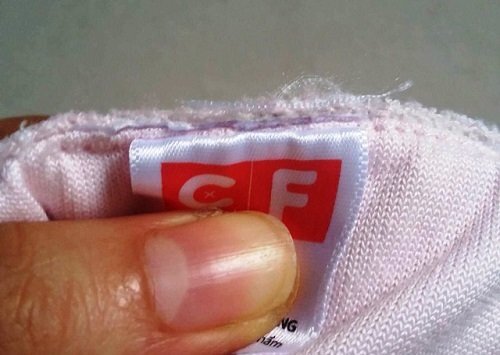 Chuỗi siêu thị Con Cưng bị nghi thay đổi nhãn mác sản phẩm