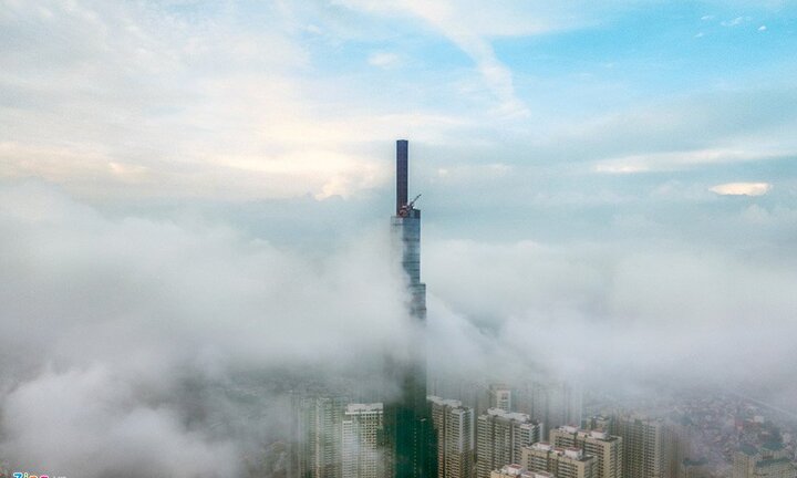 Thót tim xem cảnh thi công trên đỉnh tòa nhà cao nhất Việt Nam