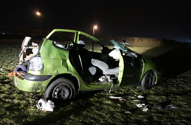 Ở Anh, người ta sợ lái xe hơn cả súng đạn