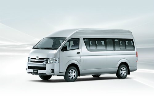 Toyota Hiace bản nâng cấp 2018 giá 999 triệu đồng