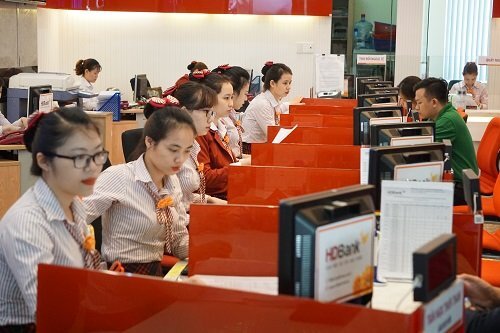 Nhân viên ngân hàng nào kiếm tiền tốt nhất?