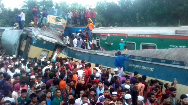 Bangladesh: Hai đoàn tàu đâm nhau, 55 người thương vong