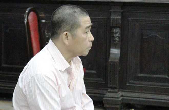 Bắt được vợ ngoại tình, đâm chết luôn tình địch