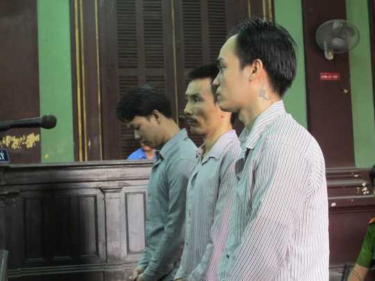 'Đại ca' bị đánh, nhóm đàn em tra tấn bạn tù đến chết