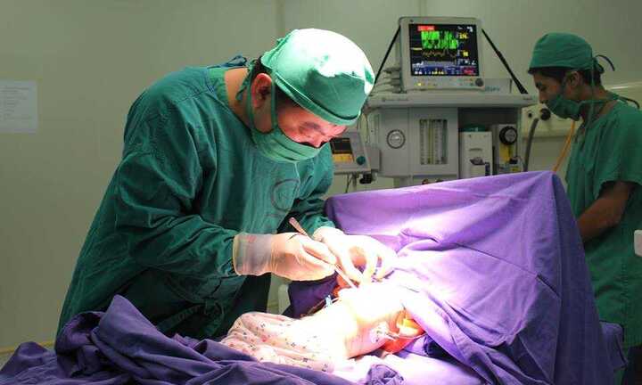 Cứu sống trẻ sơ sinh bị tràn dịch màng ngoài tim