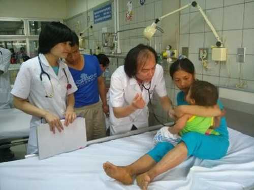 Bệnh nhi liên tiếp nhập viện do rắn độc cắn