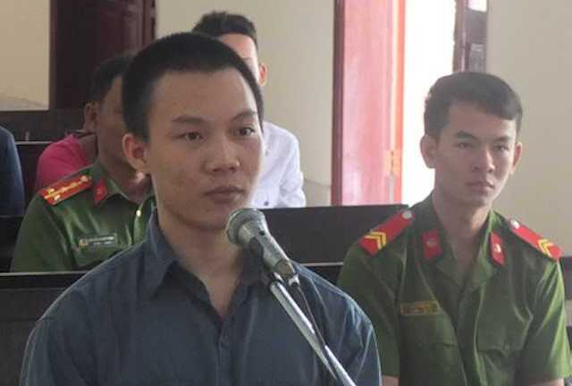 Thách nhau uống rượu bằng bát, thanh niên đâm gục bạn nhậu