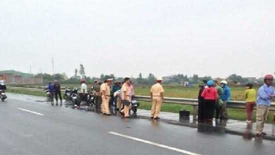 Người phụ nữ chở con trai chết trên quốc lộ: Sẽ mời nhà khoa học tham gia phá án