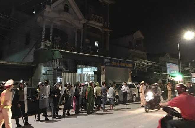 Hàng trăm cảnh sát vây bắt sới bạc tiền tỷ trong đêm tối