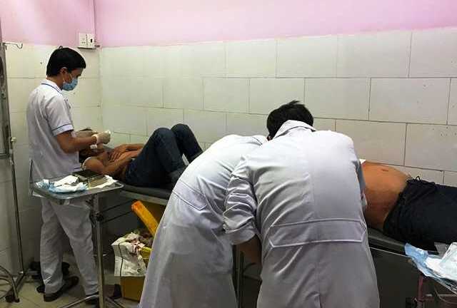 Bị 'hỏi đểu', nam thanh niên xách dao đâm nhiều người nhập viện