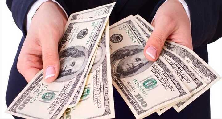 Trump làm Tổng thống Mỹ, USD càng rớt giá chóng mặt