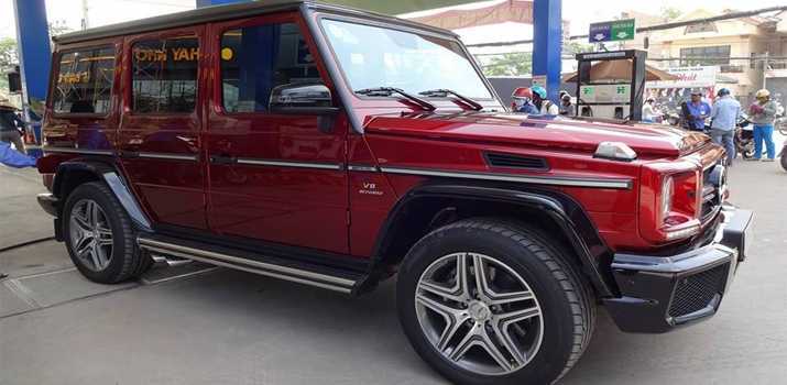 Ngắm 'hàng độc' Mercedes G63 AMG màu đỏ đổ xăng ở Sài Gòn