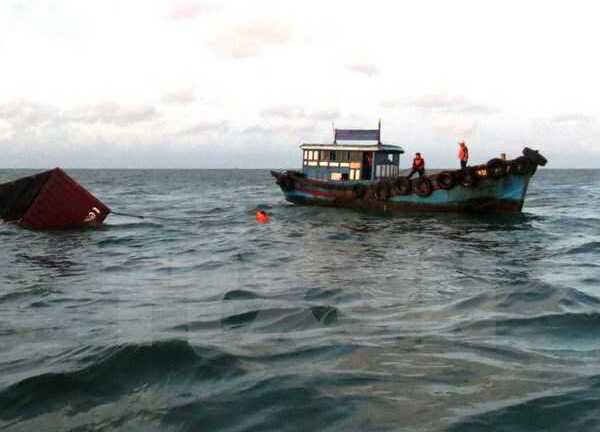 Va chạm tàu Indonesia, 15 người trên tàu hàng Việt Nam mất tích