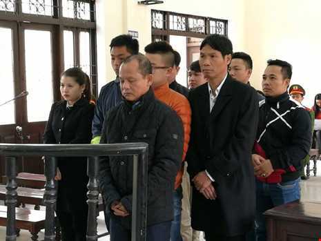 Luật sư bị cảm lạnh, tòa hoãn xử ông trùm Minh 'sâm'