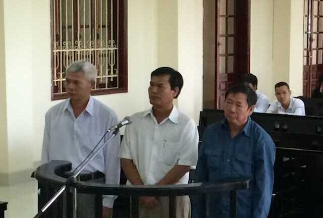 Qua mặt lãnh đạo, cán bộ thuế tham ô 2,3 tỷ đồng