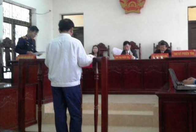 Phó trưởng công an xã giở trò đồi bại với bé gái 14 tuổi