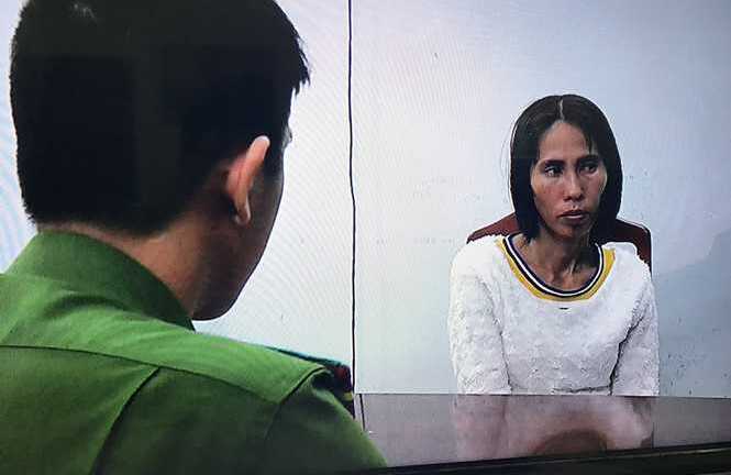 Nữ giúp việc quái chiêu trộm 4.000 USD, thay bằng tiền âm phủ