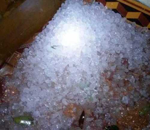 Mưa đá trút xuống trong đêm, dân không kịp trở tay