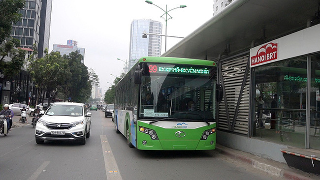 Đã có gần 1 triệu lượt người đi xe buýt BRT