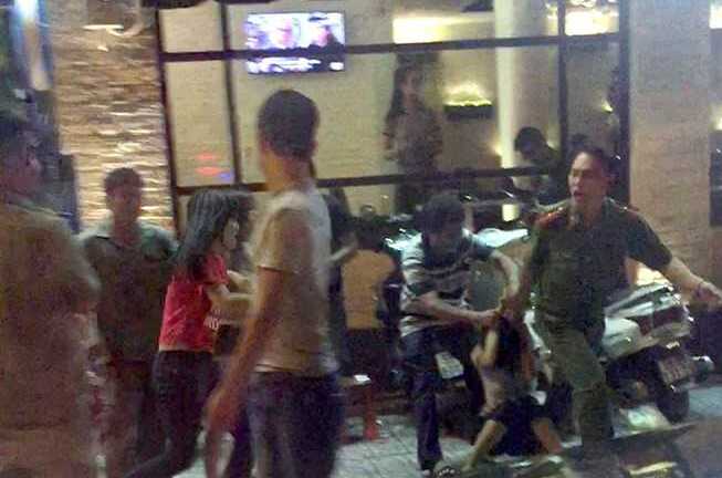 Thiếu úy kéo lê người phụ nữ bán hàng rong bị đề xuất kỷ luật cảnh cáo