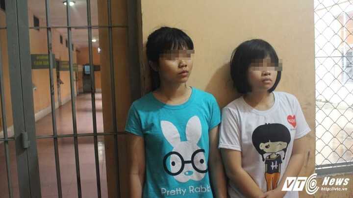 Đâm người, cướp xe máy trên phố Sài Gòn: Đối mặt 2 'nữ tướng cướp 16 tuổi'