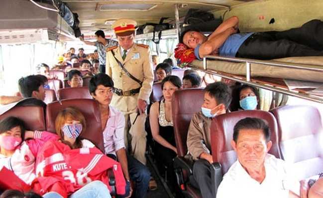 Làm thế nào để không bị 'chặt chém' vé xe dịp Tết?