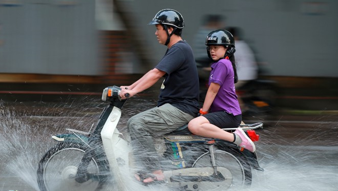 Thời tiết hôm nay 26/4: Đón không khí lạnh, miền Bắc mưa dông, gió giật