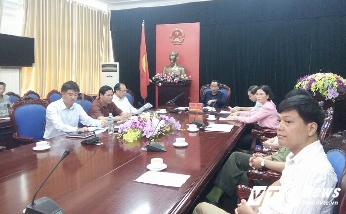 Trực tiếp: Họp báo vụ 7 người chết do sốc phản vệ ở Hòa Bình