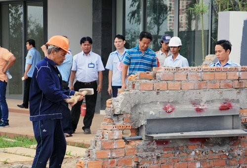 Khu biệt thự lấn sông Sài Gòn xin tự tháo dỡ phần vi phạm