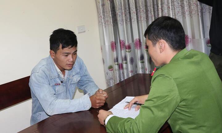 Chặn xe cướp điện thoại còn sàm sỡ cô gái trẻ giữa đường