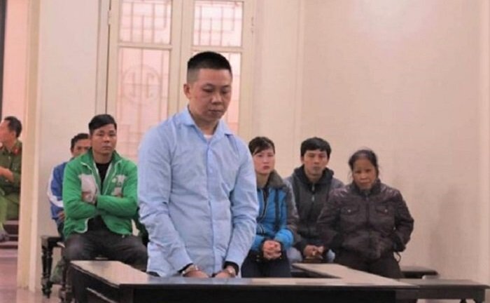 Tài xế taxi hất cảnh sát lên nắp capo, phóng chạy hơn 100 km/giờ lĩnh án tội ‘Giết người’